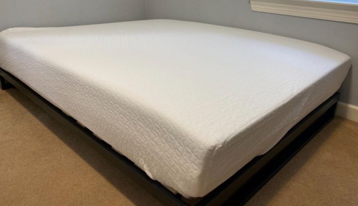 Having the soft mattress for seniors from Zinus