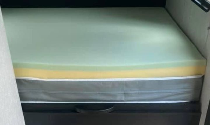 Trying the 3-inch green tea mattress topper for knee pain from Zinus