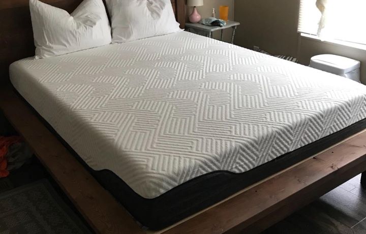 Using the hybrid mattress for arthritis from Lucid